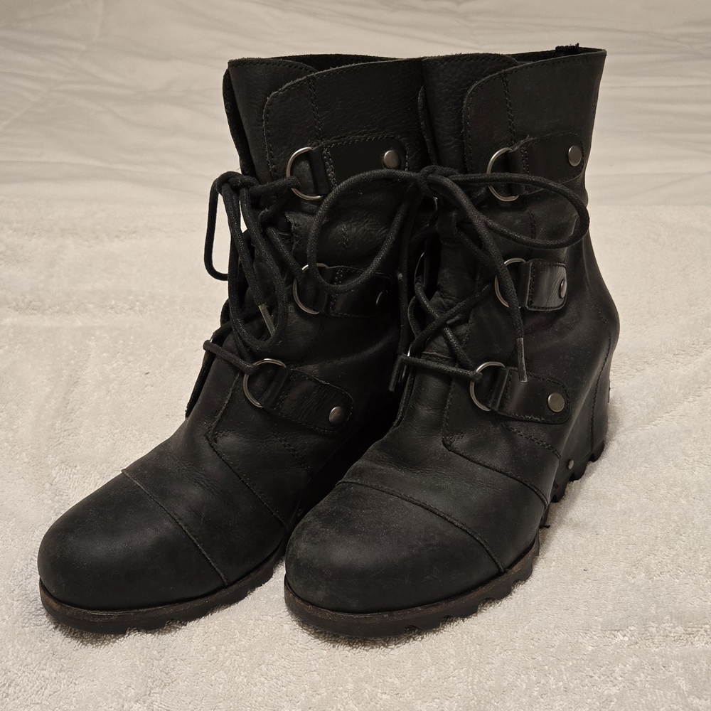 Sorel Black Lace Up Boots Rugged Style